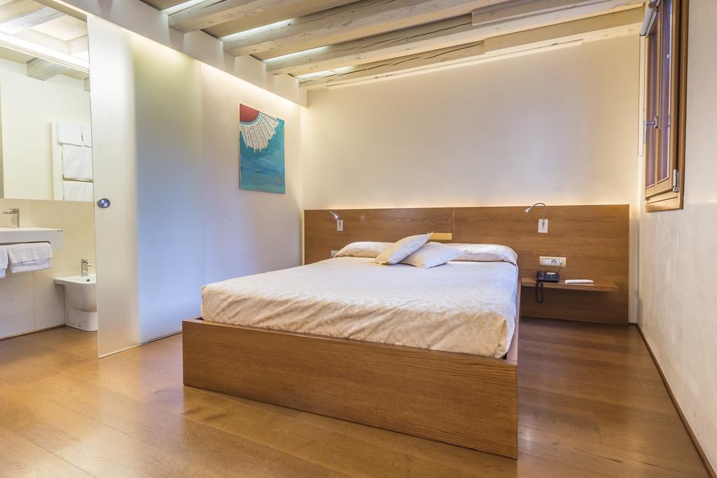 Apartments Moon Or Dama Венеция Екстериор снимка