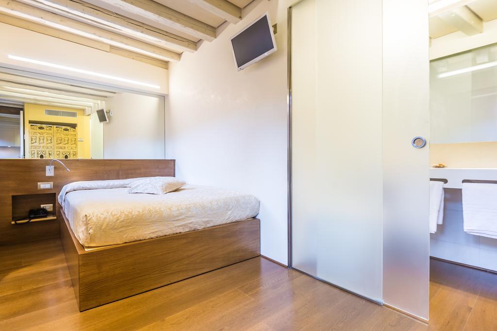 Apartments Moon Or Dama Венеция Екстериор снимка
