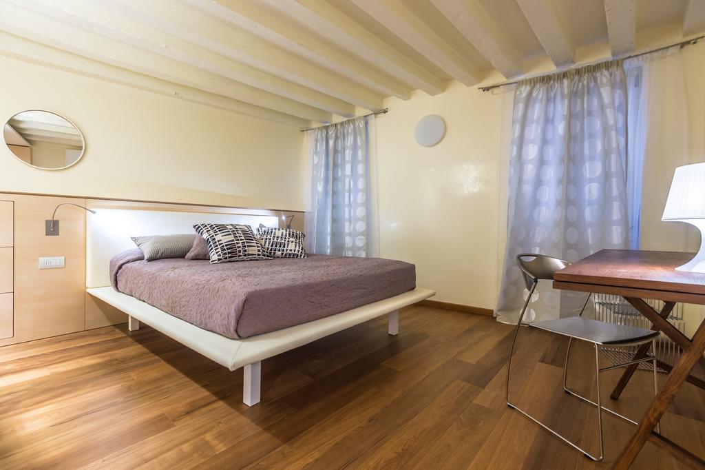Apartments Moon Or Dama Венеция Екстериор снимка